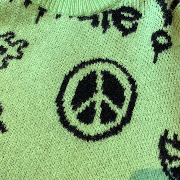 Adika sweater, size M-L, green with funky black printing - Picture 6 of 9